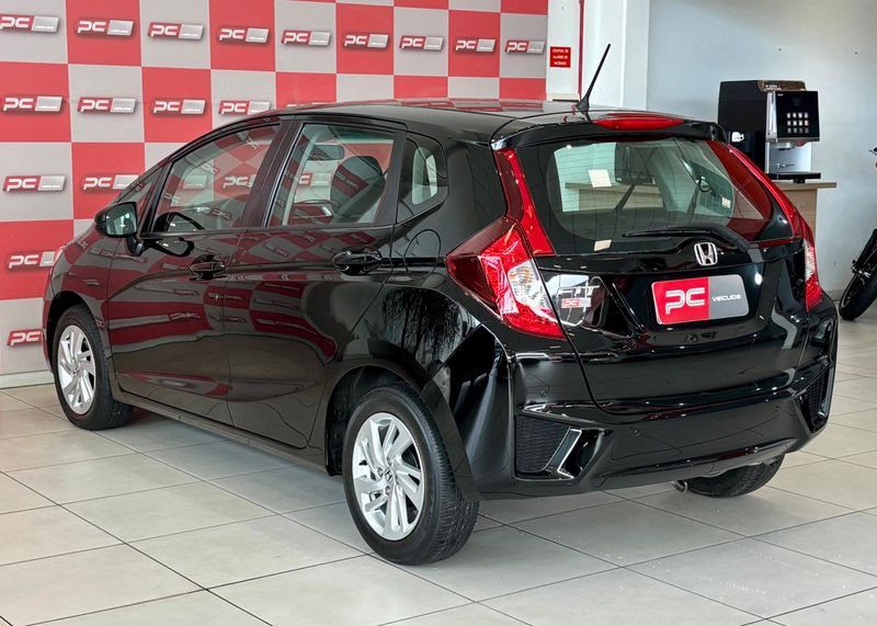 Honda Fit LX 1.5 Flexone 16V 2017/2017 PC VEÍCULOS SANTA CRUZ DO SUL / Carros no Vale