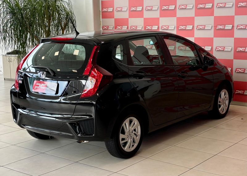 Honda Fit LX 1.5 Flexone 16V 2017/2017 PC VEÍCULOS SANTA CRUZ DO SUL / Carros no Vale