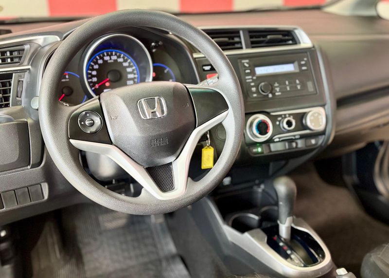 Honda Fit LX 1.5 Flexone 16V 2017/2017 PC VEÍCULOS SANTA CRUZ DO SUL / Carros no Vale