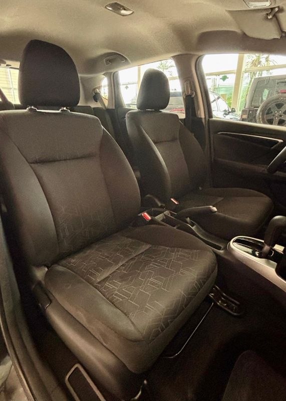 Honda Fit LX 1.5 Flexone 16V 2017/2017 PC VEÍCULOS SANTA CRUZ DO SUL / Carros no Vale