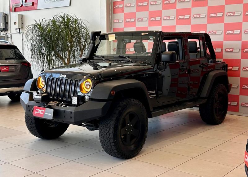 Jeep Wrangler Unlimited Sport 3.6 V6 284cv 2015/2015 PC VEÍCULOS SANTA CRUZ DO SUL / Carros no Vale