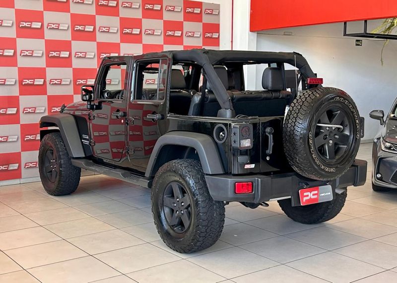 Jeep Wrangler Unlimited Sport 3.6 V6 284cv 2015/2015 PC VEÍCULOS SANTA CRUZ DO SUL / Carros no Vale