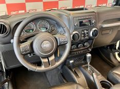 Jeep Wrangler Unlimited Sport 3.6 V6 284cv 2015/2015 PC VEÍCULOS SANTA CRUZ DO SUL / Carros no Vale