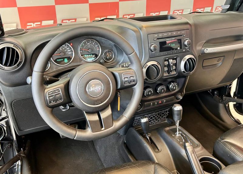 Jeep Wrangler Unlimited Sport 3.6 V6 284cv 2015/2015 PC VEÍCULOS SANTA CRUZ DO SUL / Carros no Vale
