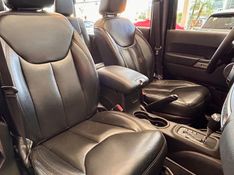 Jeep Wrangler Unlimited Sport 3.6 V6 284cv 2015/2015 PC VEÍCULOS SANTA CRUZ DO SUL / Carros no Vale