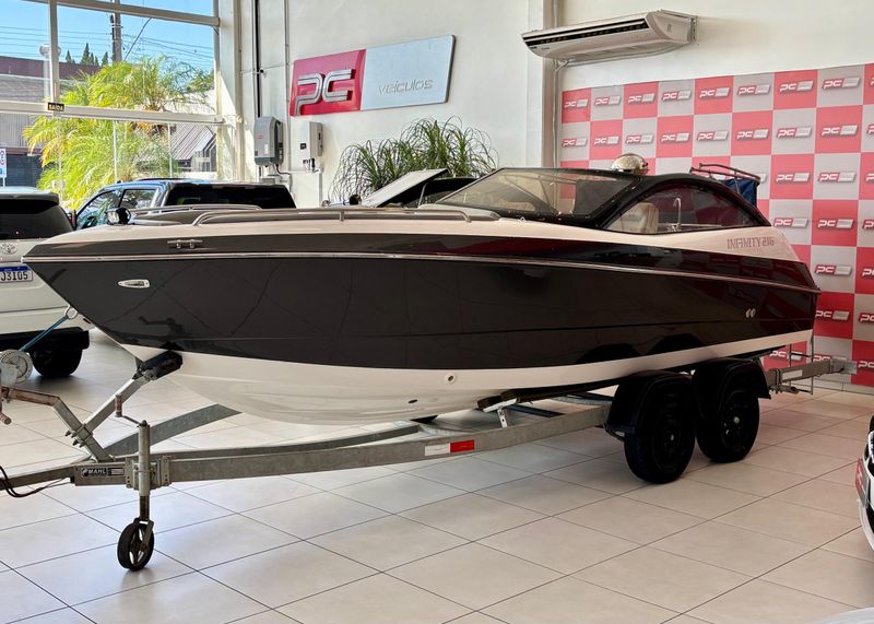Lancha Infinity 215 2016/2016 PC VEÍCULOS SANTA CRUZ DO SUL / Carros no Vale