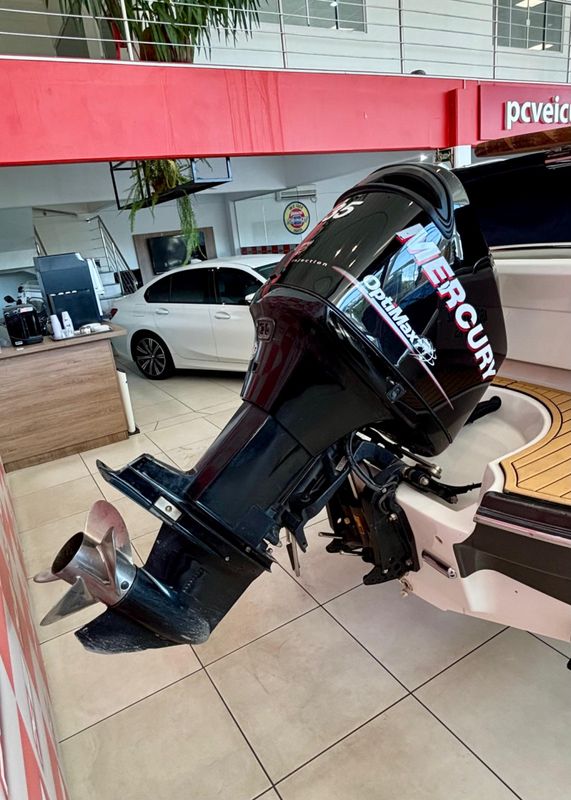 Lancha Infinity 215 2016/2016 PC VEÍCULOS SANTA CRUZ DO SUL / Carros no Vale