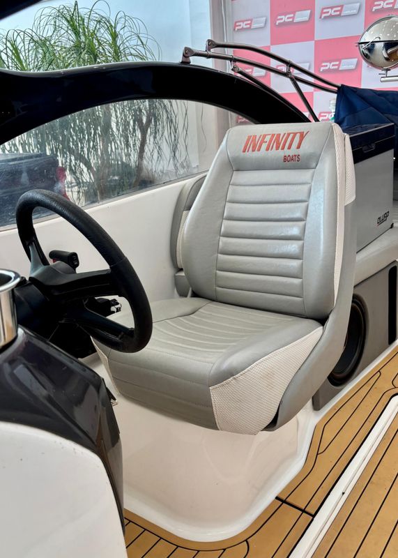 Lancha Infinity 215 2016/2016 PC VEÍCULOS SANTA CRUZ DO SUL / Carros no Vale