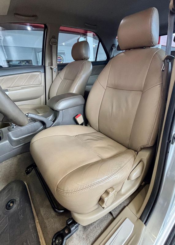 Toyota Hilux SW4 SR 4×2 2.7/ 16V 2012/2012 PC VEÍCULOS SANTA CRUZ DO SUL / Carros no Vale Toyota Hilux SW4 SR 4×2 2.7/ 16V 2012/2012 PC VEÍCULOS SANTA CRUZ DO SUL / Carros no Vale