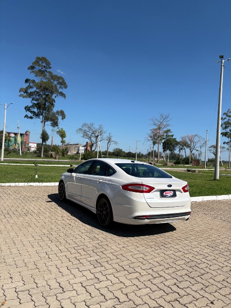 FORD FUSION 2.5 16V FLEX 4P AUTOMÁTICO 2014/2014 NEURI VEÍCULOS LAJEADO / Carros no Vale