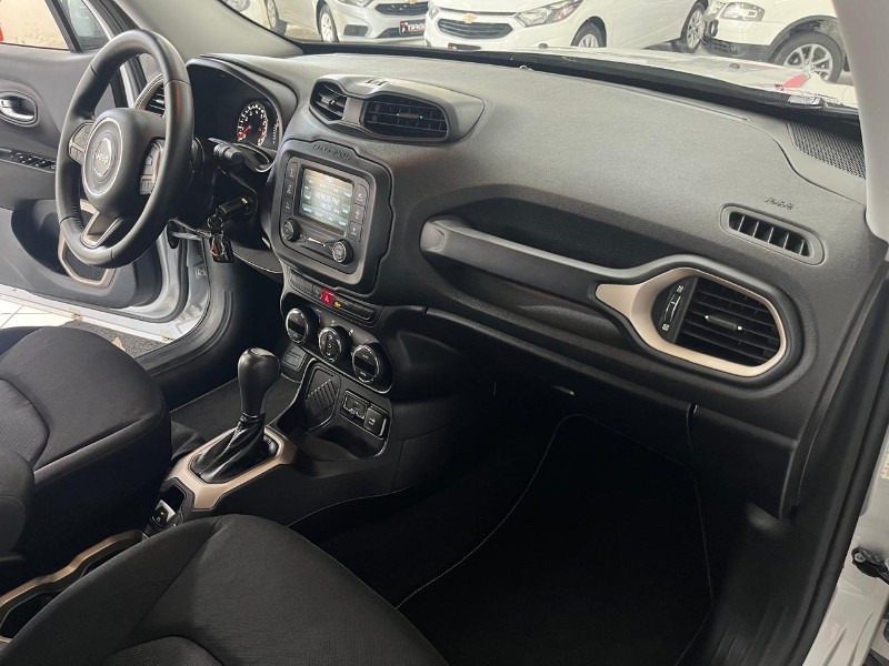 JEEP RENEGADE 1.8 LONGITUDE 2016/2016 TIAGO AUTOMÓVEIS VENÂNCIO AIRES / Carros no Vale