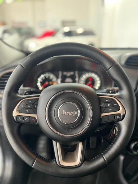 JEEP RENEGADE 1.8 LONGITUDE 2016/2016 TIAGO AUTOMÓVEIS VENÂNCIO AIRES / Carros no Vale