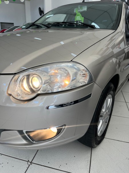 FIAT PALIO WEEKEND ATTRACTIVE 1.4 8V 2014/2014 TIAGO AUTOMÓVEIS VENÂNCIO AIRES / Carros no Vale