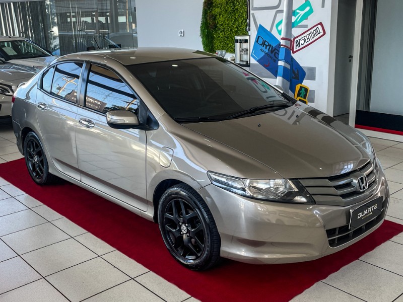 HONDA CITY 1.5 EX 16V FLEX 4P MANUAL 2009/2010 DUARTE VEÍCULOS PORTO ALEGRE / Carros no Vale