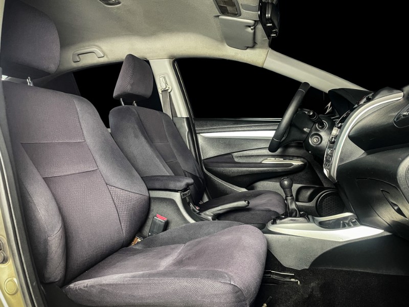 HONDA CITY 1.5 EX 16V FLEX 4P MANUAL 2009/2010 DUARTE VEÍCULOS PORTO ALEGRE / Carros no Vale