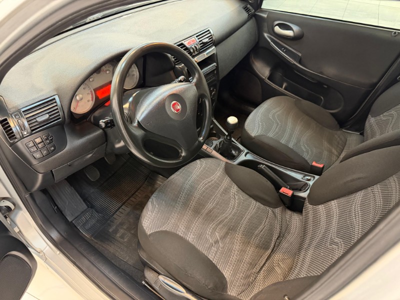 FIAT STILO 1.8 ATTRACTIVE 8V 2010/2010 LUCAS AUTOMÓVEIS BOM RETIRO DO SUL / Carros no Vale