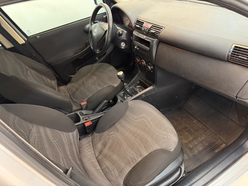 FIAT STILO 1.8 ATTRACTIVE 8V 2010/2010 LUCAS AUTOMÓVEIS BOM RETIRO DO SUL / Carros no Vale