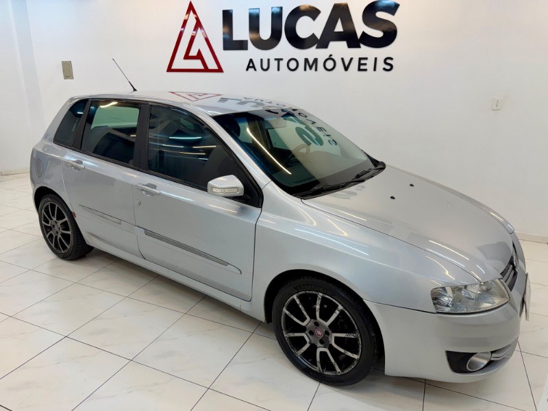 FIAT STILO 1.8 ATTRACTIVE 8V 2010/2010 LUCAS AUTOMÓVEIS BOM RETIRO DO SUL / Carros no Vale