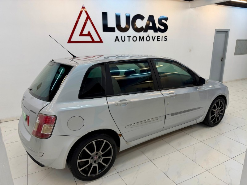 FIAT STILO 1.8 ATTRACTIVE 8V 2010/2010 LUCAS AUTOMÓVEIS BOM RETIRO DO SUL / Carros no Vale
