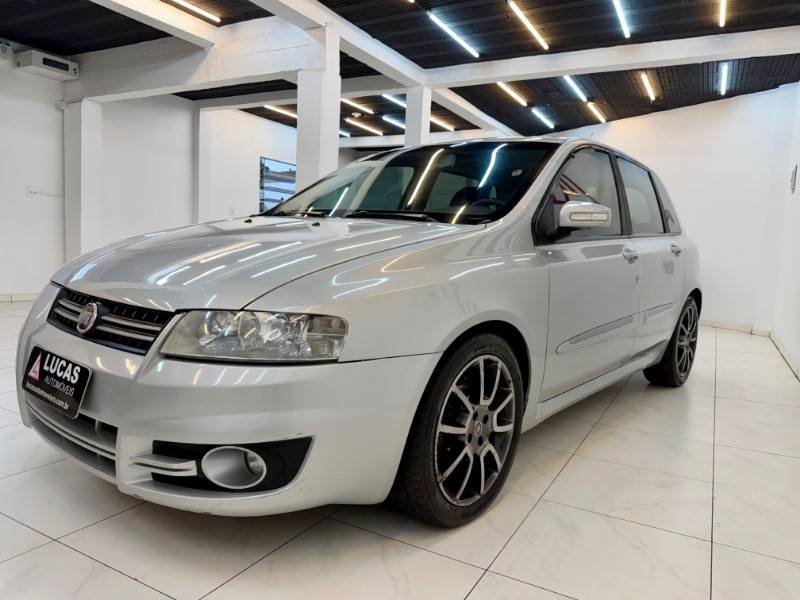 FIAT STILO 1.8 ATTRACTIVE 8V 2010/2010 LUCAS AUTOMÓVEIS BOM RETIRO DO SUL / Carros no Vale