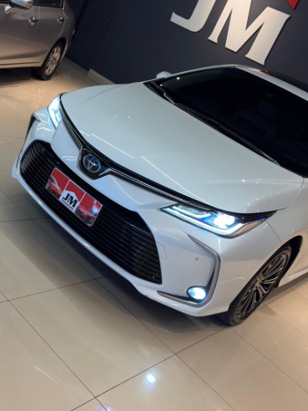 TOYOTA COROLLA 1.8 ALTIS PREMIUM 16V HÍBRIDO 2021/2022 JM AUTOMÓVEIS VENÂNCIO AIRES / Carros no Vale