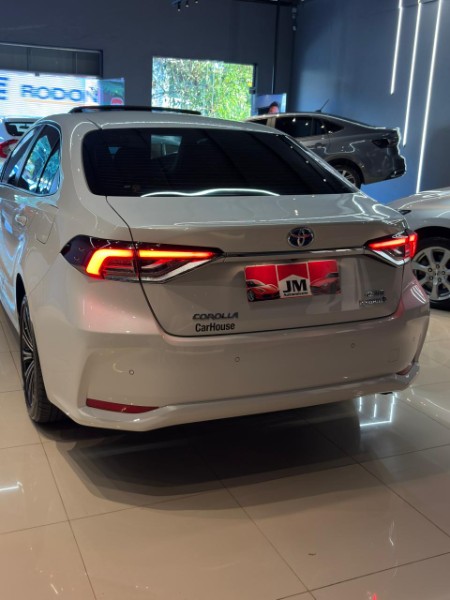 TOYOTA COROLLA 1.8 ALTIS PREMIUM 16V HÍBRIDO 2021/2022 JM AUTOMÓVEIS VENÂNCIO AIRES / Carros no Vale