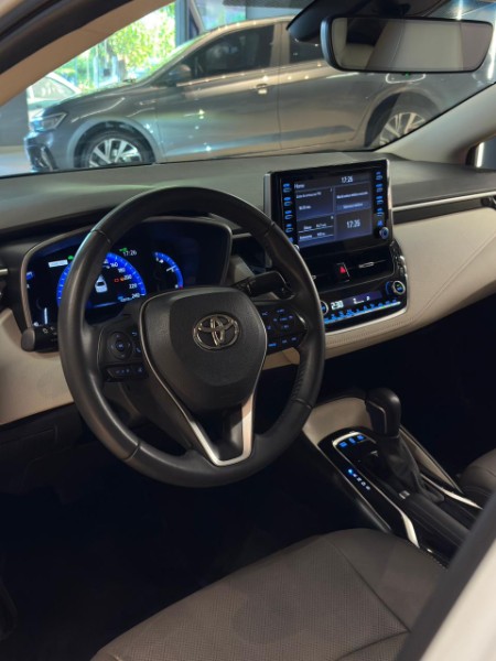 TOYOTA COROLLA 1.8 ALTIS PREMIUM 16V HÍBRIDO 2021/2022 JM AUTOMÓVEIS VENÂNCIO AIRES / Carros no Vale