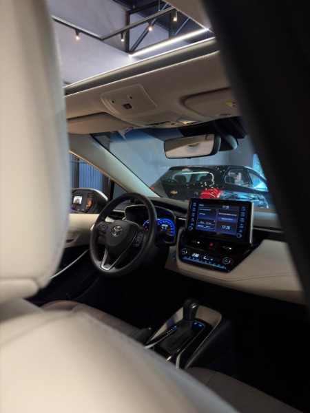 TOYOTA COROLLA 1.8 ALTIS PREMIUM 16V HÍBRIDO 2021/2022 JM AUTOMÓVEIS VENÂNCIO AIRES / Carros no Vale