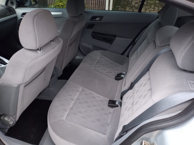 CHEVROLET VECTRA 2.0 ELEGANCE 8V 2006/2006 ALTERNATIVA VEÍCULOS LAJEADO / Carros no Vale