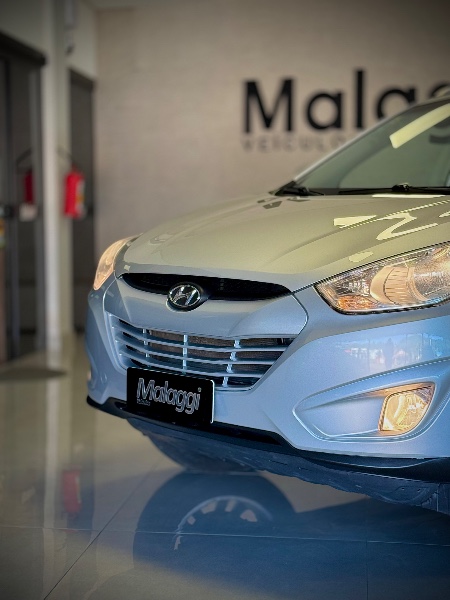 HYUNDAI IX35 2.0 MPFI GLS 16V FLEX 4P AUTOMÁTICO 2014/2015 MALAGGI VEÍCULOS ENCANTADO / Carros no Vale