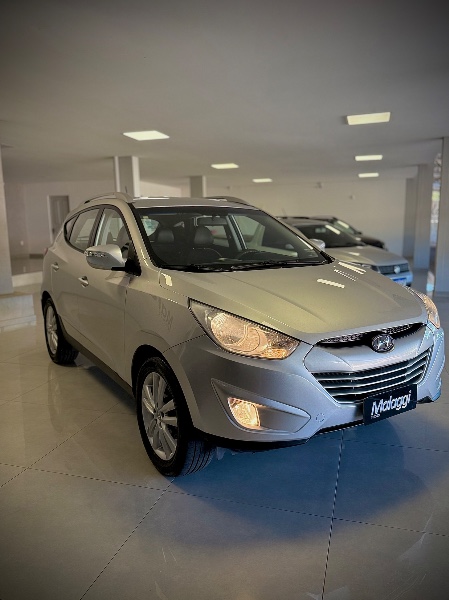 HYUNDAI IX35 2.0 MPFI GLS 16V FLEX 4P AUTOMÁTICO 2014/2015 MALAGGI VEÍCULOS ENCANTADO / Carros no Vale