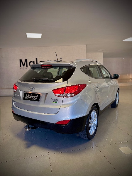HYUNDAI IX35 2.0 MPFI GLS 16V FLEX 4P AUTOMÁTICO 2014/2015 MALAGGI VEÍCULOS ENCANTADO / Carros no Vale