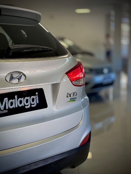 HYUNDAI IX35 2.0 MPFI GLS 16V FLEX 4P AUTOMÁTICO 2014/2015 MALAGGI VEÍCULOS ENCANTADO / Carros no Vale