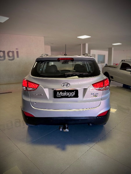 HYUNDAI IX35 2.0 MPFI GLS 16V FLEX 4P AUTOMÁTICO 2014/2015 MALAGGI VEÍCULOS ENCANTADO / Carros no Vale