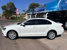 VOLKSWAGEN JETTA COMFORTLINE 2.0 T.FLEX 8V 4P TIPT. 2014/2014 LS MULTIMARCAS VENÂNCIO AIRES / Carros no Vale