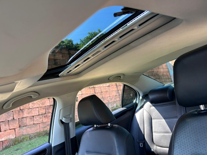 VOLKSWAGEN JETTA COMFORTLINE 2.0 T.FLEX 8V 4P TIPT. 2014/2014 LS MULTIMARCAS VENÂNCIO AIRES / Carros no Vale