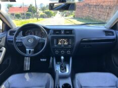 VOLKSWAGEN JETTA COMFORTLINE 2.0 T.FLEX 8V 4P TIPT. 2014/2014 LS MULTIMARCAS VENÂNCIO AIRES / Carros no Vale