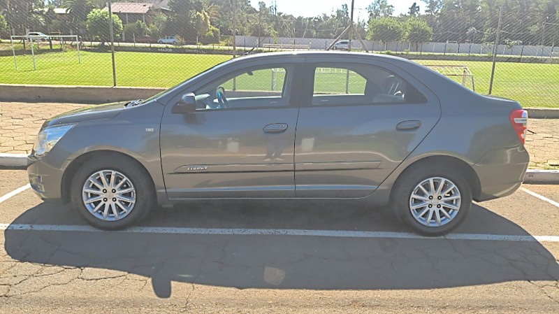 CHEVROLET COBALT 1.4 MPFI LTZ 8V FLEX 4P MANUAL 2012/2013 ADRIANO VEÍCULOS CRUZEIRO DO SUL / Carros no Vale