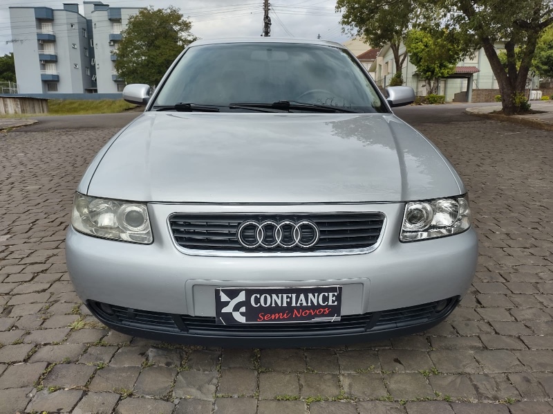 AUDI A3 1.8 20V 2005/2005 COMPLETO VEÍCULOS GUAPORÉ / Carros no Vale