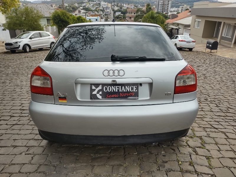 AUDI A3 1.8 20V 2005/2005 COMPLETO VEÍCULOS GUAPORÉ / Carros no Vale