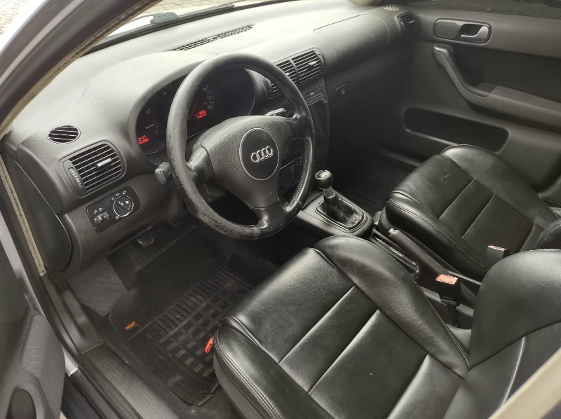 AUDI A3 1.8 20V 2005/2005 COMPLETO VEÍCULOS GUAPORÉ / Carros no Vale