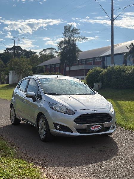FORD FIESTA 1.5 SE HATCH 16V FLEX 4P MANUAL /2015 NEURI VEÍCULOS LAJEADO / Carros no Vale