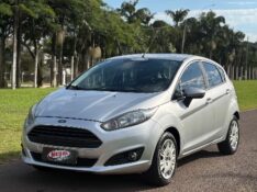 FORD FIESTA 1.5 SE HATCH 16V FLEX 4P MANUAL /2015 NEURI VEÍCULOS LAJEADO / Carros no Vale