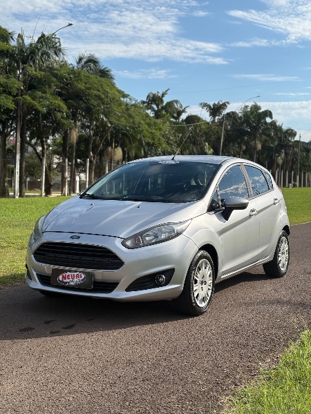 FORD FIESTA 1.5 SE HATCH 16V FLEX 4P MANUAL /2015 NEURI VEÍCULOS LAJEADO / Carros no Vale