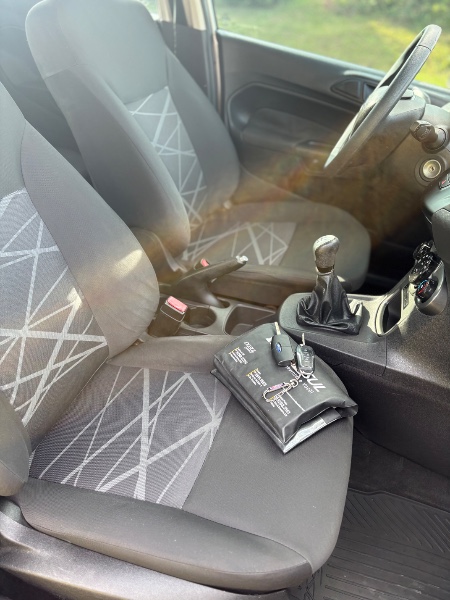 FORD FIESTA 1.5 SE HATCH 16V FLEX 4P MANUAL /2015 NEURI VEÍCULOS LAJEADO / Carros no Vale FORD FIESTA 1.5 SE HATCH 16V FLEX 4P MANUAL /2015 NEURI VEÍCULOS LAJEADO / Carros no Vale