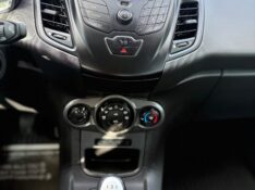 FORD FIESTA 1.5 SE HATCH 16V FLEX 4P MANUAL /2015 NEURI VEÍCULOS LAJEADO / Carros no Vale