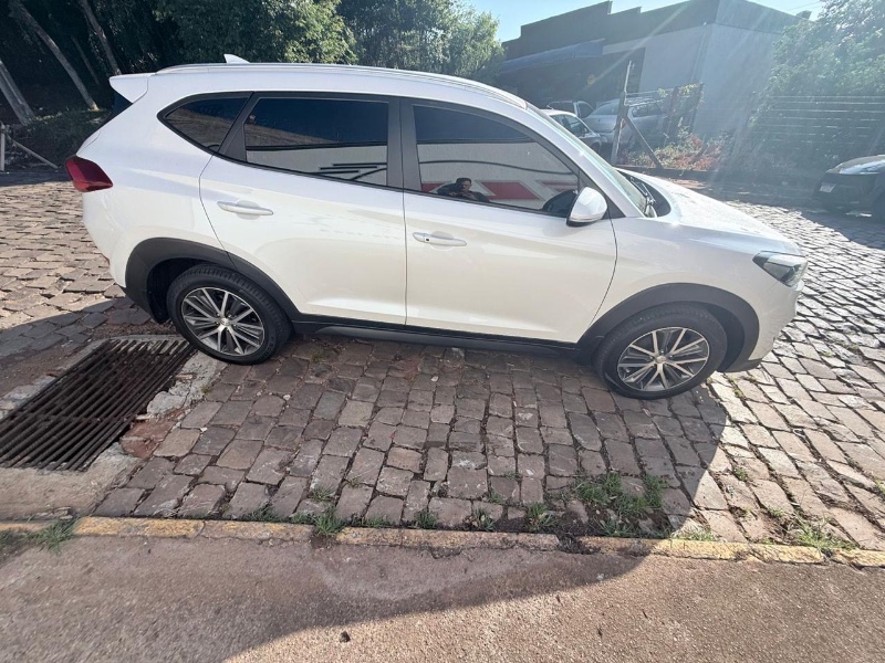 HYUNDAI TUCSON 1.6 GL TURBO 16V 2018/2018 ELY AUTOMÓVEIS LAJEADO / Carros no Vale