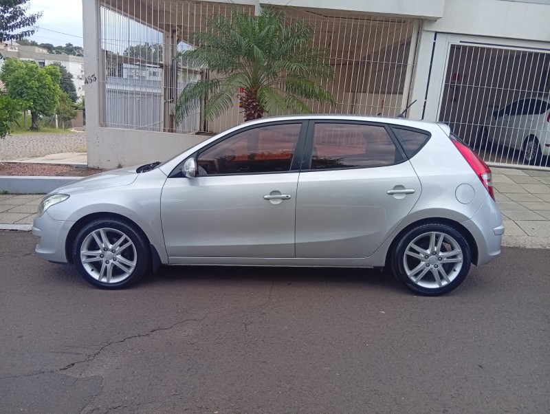HYUNDAI I30 2.0 2009/2010 ALTERNATIVA VEÍCULOS LAJEADO / Carros no Vale
