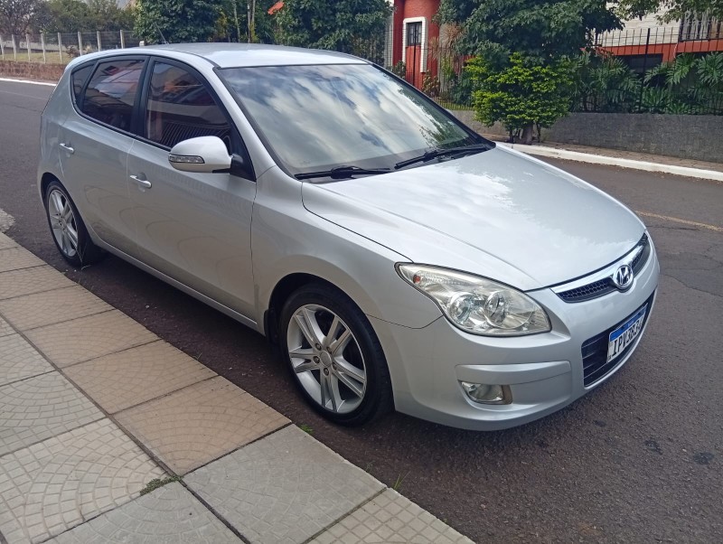HYUNDAI I30 2.0 2009/2010 ALTERNATIVA VEÍCULOS LAJEADO / Carros no Vale