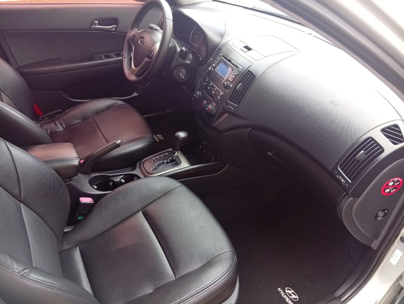 HYUNDAI I30 2.0 2009/2010 ALTERNATIVA VEÍCULOS LAJEADO / Carros no Vale
